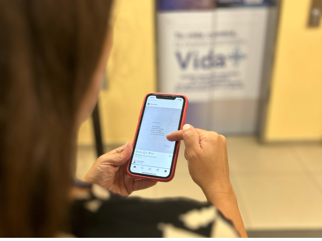 Scrollear el celular sin pausa, un hábito que está reconfigurando tu cerebro