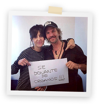 Acompañada por Facundo Arana, en una campaña de donación de órganos.
